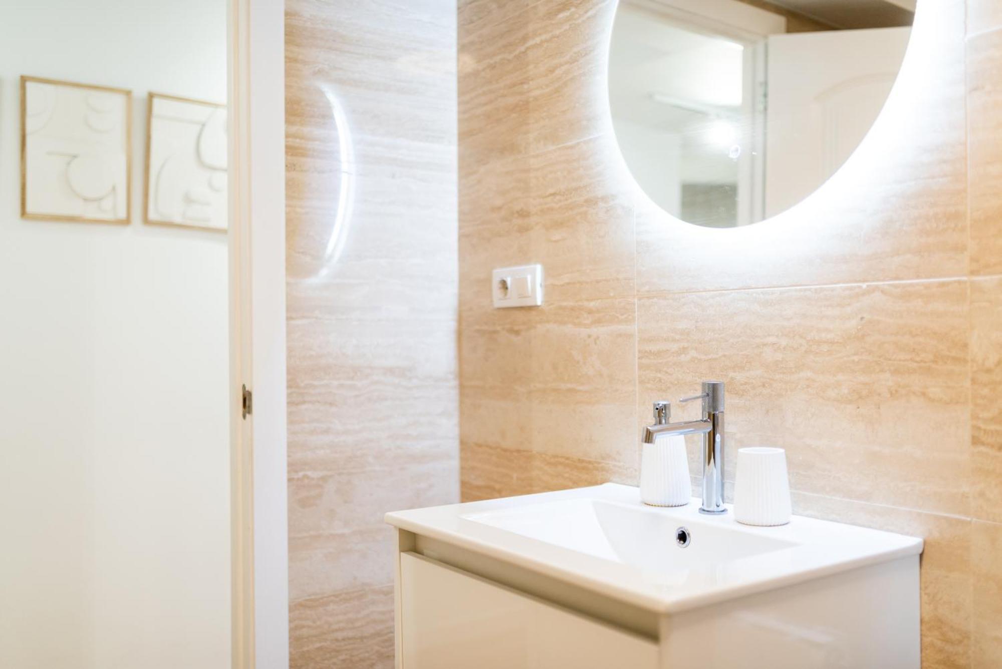 Moderno Apartamento En Granada Centro المظهر الخارجي الصورة