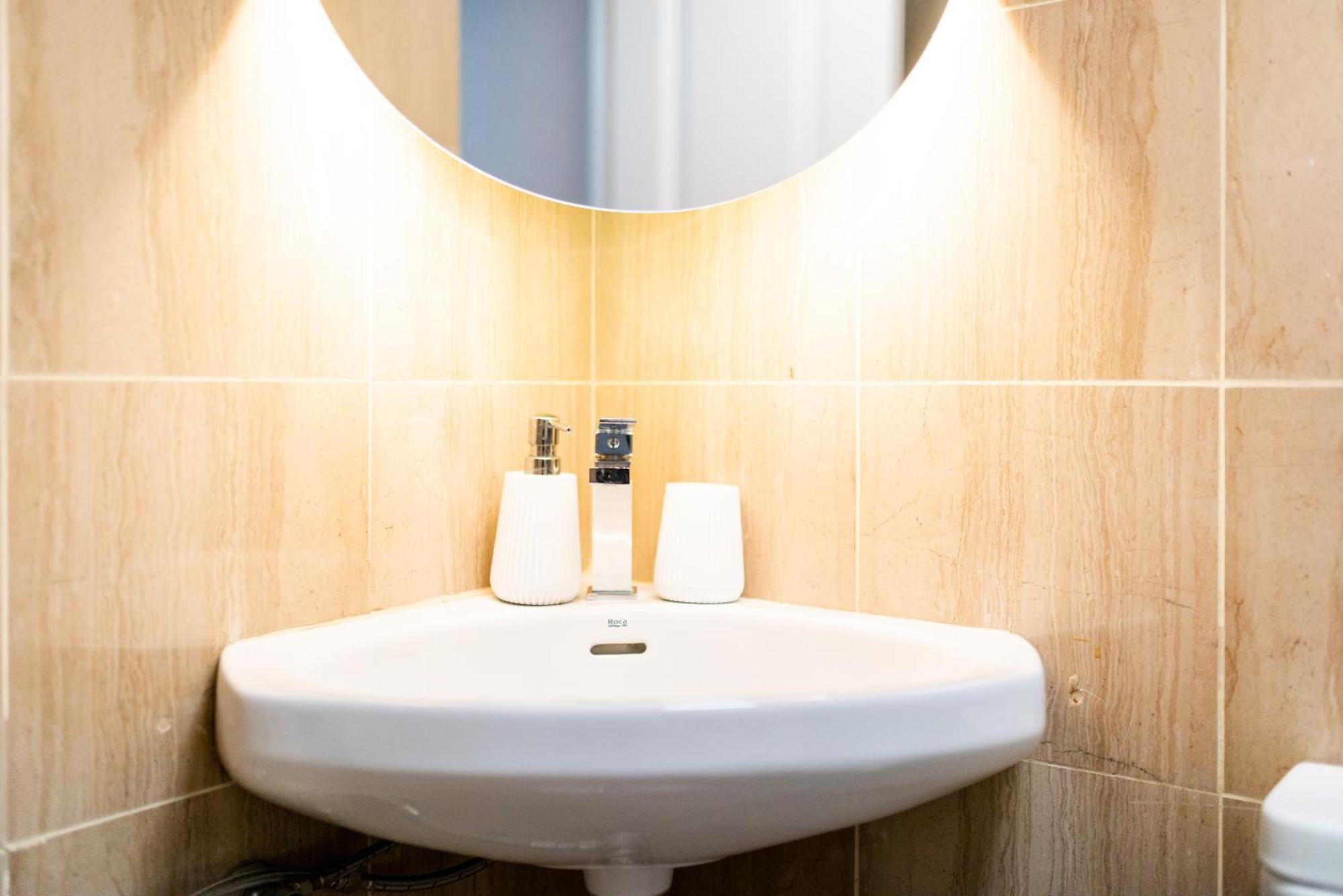 Moderno Apartamento En Granada Centro المظهر الخارجي الصورة