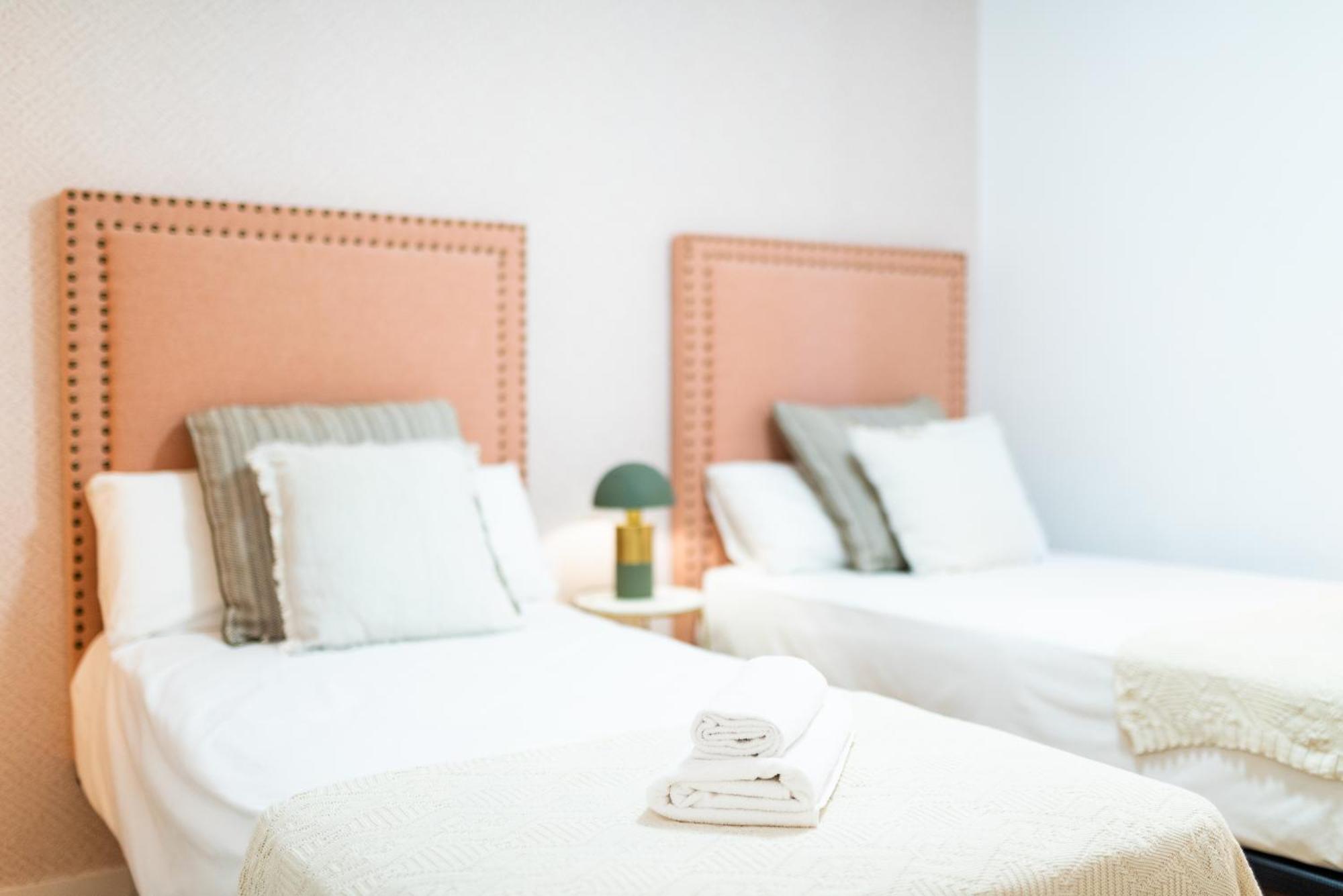 Moderno Apartamento En Granada Centro المظهر الخارجي الصورة