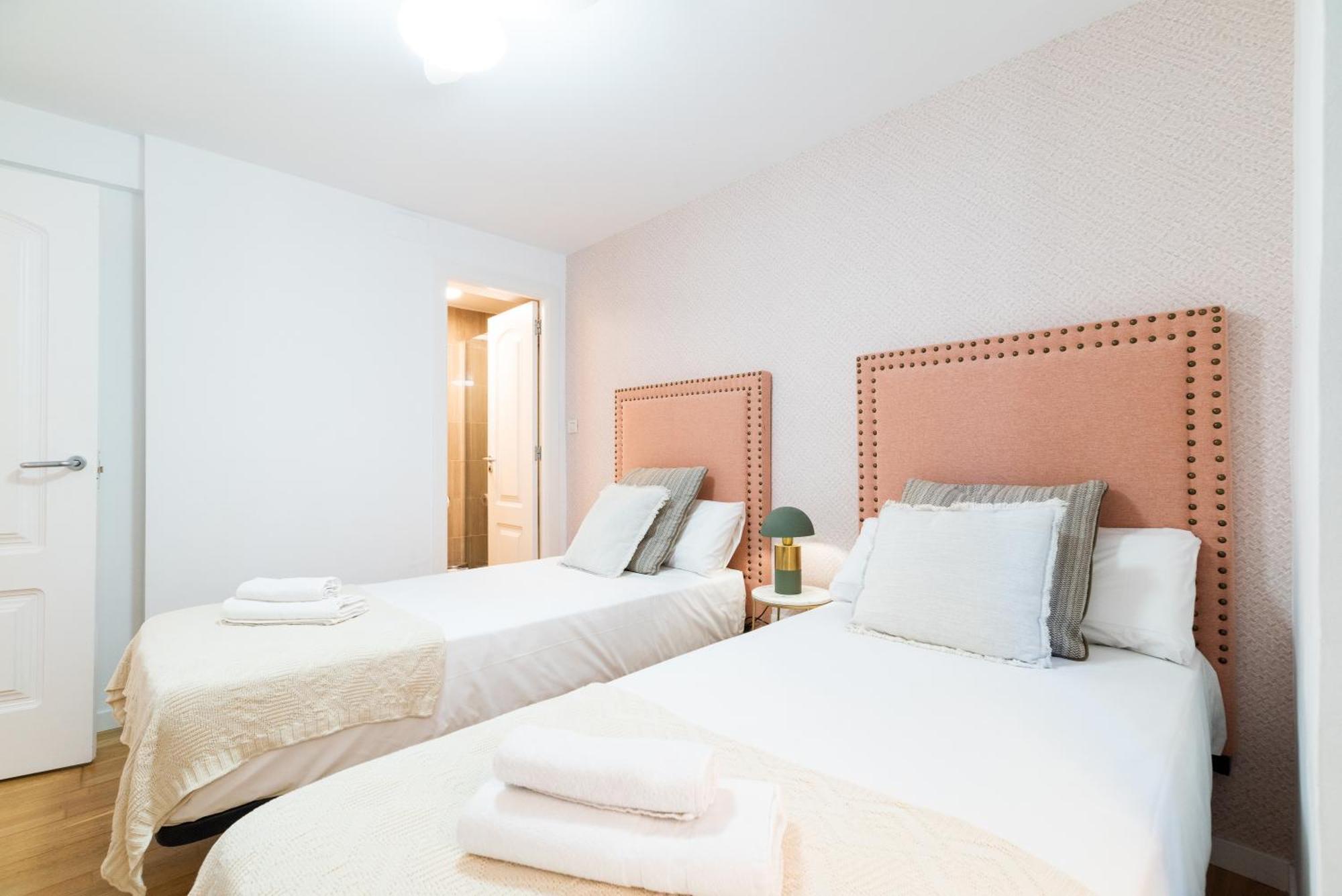 Moderno Apartamento En Granada Centro المظهر الخارجي الصورة