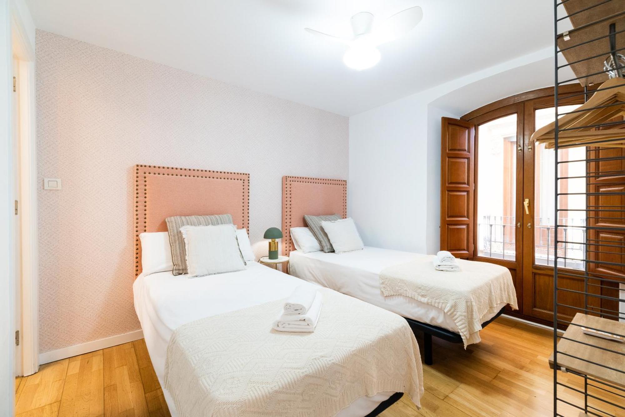 Moderno Apartamento En Granada Centro المظهر الخارجي الصورة
